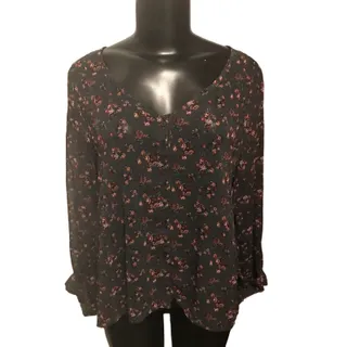 Photo of XL Kirra Floral Sheer Womens Black Floral Printed V-Neck Blouse
