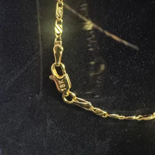 Photo of 18k gold necklace