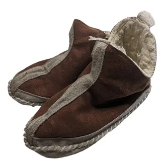 Photo of Vintage Womens Sz 10 Leather and Sherpa Lined Slippers Brown