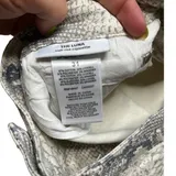 Listing Photo Thumb #3