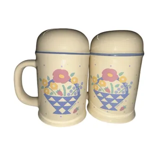 Photo of VTG Auntie Em Collection 1986 HMK Floral Ceramic Salt & Pepper Shakers Set of 2