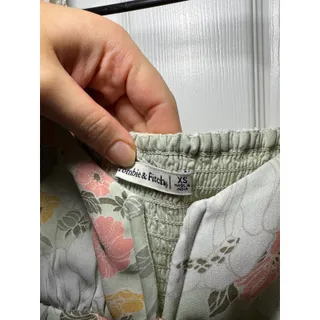 Photo of Abercrombie Floral Crop Top Size Extra Small