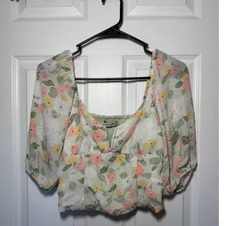 Photo of Abercrombie Floral Crop Top Size Extra Small