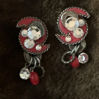 Photo of VTG 80'S SINS RUNWAY Large Red Boho ACRYLIC CRYSTALS DROP DANGLE CLIP EARRINGS