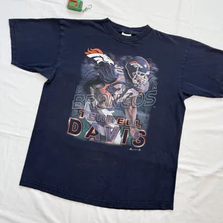 Photo of Vintage Denver Broncos Terrell Davis Heavyweight T-Shirt - XL