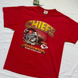 Photo of Vintage Y2K Kansas City Chiefs T-Shirt - M