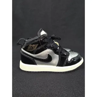 Photo of Nike Air Jordan 1 Mid Special Edition Black Metallic Silver Gold Size 11C