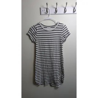 Photo of Heart and Hips Women's T-Shirt Dress Size L Pre-Owned