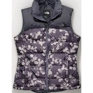 Photo of The North Face Women’s Nuptse 700 Fill Goose Down Puffer Vest Size XS