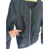 Listing Photo Thumb #5