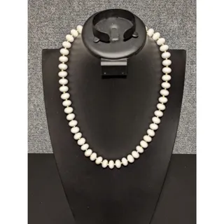 Photo of Necklace With White Acrylic & Gold Tone Beads
