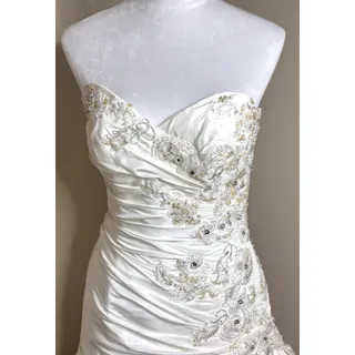 Photo of Maggie Sottero Couture Ivory Beaded Strapless Wedding Gown Size 10 READ