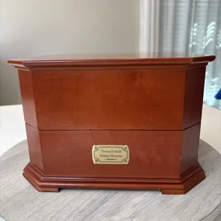 Photo of Thomas Kinkade Holiday Memories Animated Music Box / Village Display NT READ