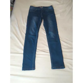 Photo of Curfew girls jeans (hole on back)