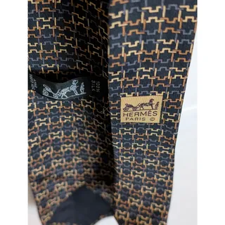 Photo of Vintage Hermès 100% Silk Men's Black Tie Geometric Chain Pattern "H" Gld/Blk/Ny