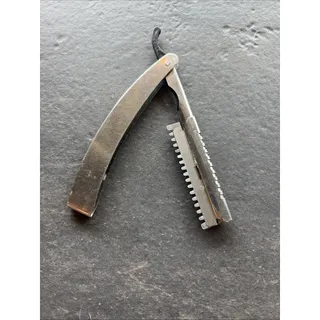 Photo of Aristocrat foldable hair shaper folding Razor includes ( no blade )