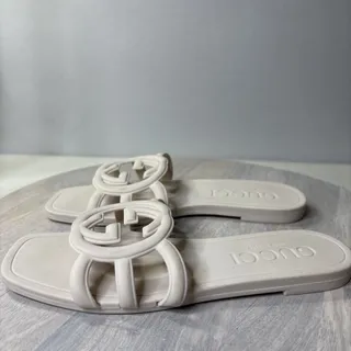 Photo of Molded Rubber Logo Flat Slides Slides Beach Pool Sandals Off White Size 6
