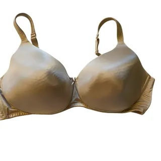 Photo of Cacique nude lightly lined no wire bra with Molded Cups Adjustable Straps 48D