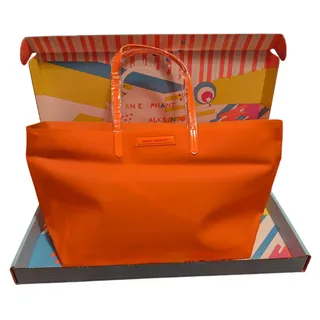Photo of New Drunk Elephant rubber tote