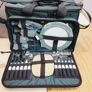 Photo of Insulated Picnic Cooler 'Picnic at Ascot Deluxe' Serves 4 PRE-OWNED