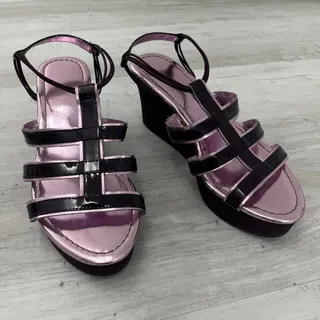 Photo of Avon Metallic Purple Strappy Platform Heels Y2K Chunky Cutout Sandals 6-6.5