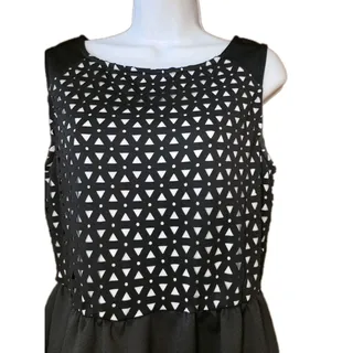 Photo of Gianni Binni Black And White Sleeveless Knee Length Cocktail Dress Sz L