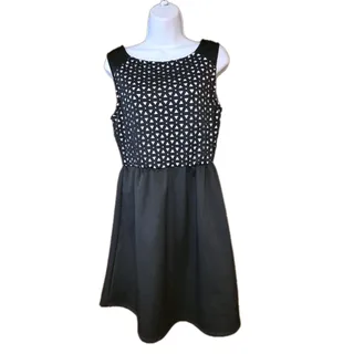 Photo of Gianni Binni Black And White Sleeveless Knee Length Cocktail Dress Sz L