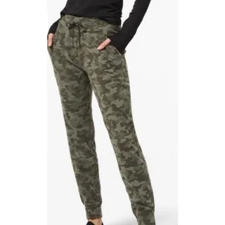 Photo of lululemon rulu joggers