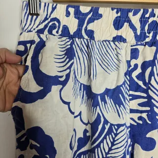 Photo of Haute Hippie Blue White Floral Linen Blend Wide-Leg Crop Pants Size Medium NWOT
