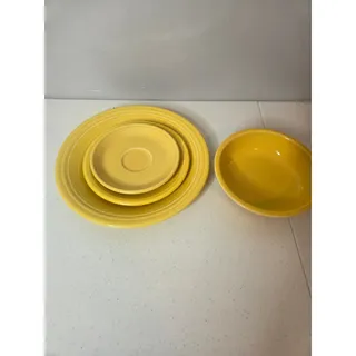 Photo of Fiestaware Vintage Yellow 4-Piece Place Setting Dinnerware Plate Cup Saucer