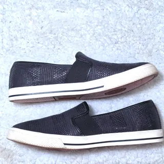 Photo of Ralph Lauren Jinny Black Faux Straw Slip On Sneakers Womens Size 8.5