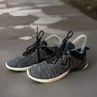 Photo of Vionic Adley Women Size 7 M Black Charcoal Knit Lace Up Walking Shoes Sneakers