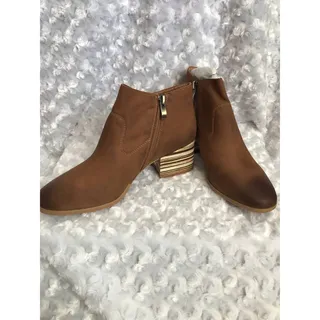 Photo of Antelope 576 Sleek Block Heel Bootie New Size 9