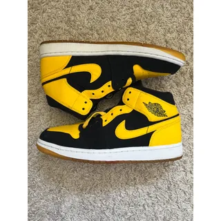 Photo of Air Jordan 1 Mid New Love Size 7 Men - Authentic