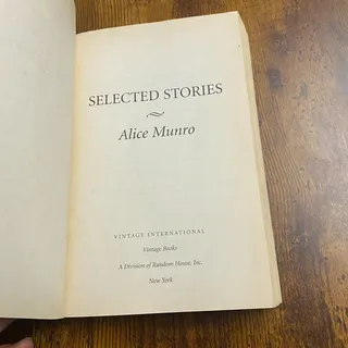 Photo of Alice Munro - Selected Stories by Alice Munro (1997, Trade Paperback)
