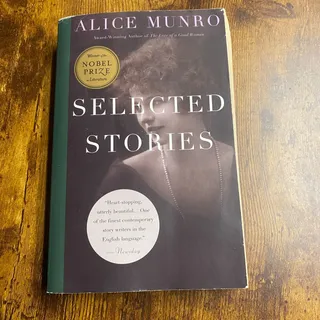 Photo of Alice Munro - Selected Stories by Alice Munro (1997, Trade Paperback)