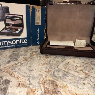 Photo of BRAND NEW OLD STOCK Classic Laureate LE 5” Attaché Samsonite Burgandy Briefcase