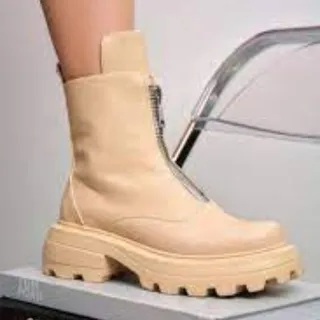 Photo of CAPE ROBBIN KYNDALL - Platform Combat Chunky OFF WHITE BOOTIES 10