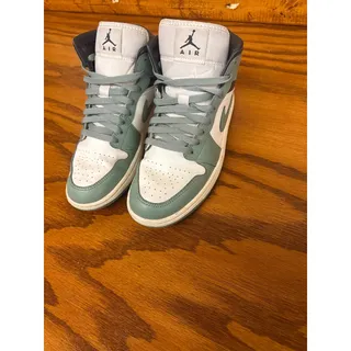 Photo of  Nike Air Jordan 1 Mid 'Jade Smoke' Size 8.5