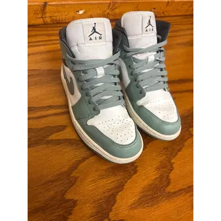 Photo of  Nike Air Jordan 1 Mid 'Jade Smoke' Size 8.5