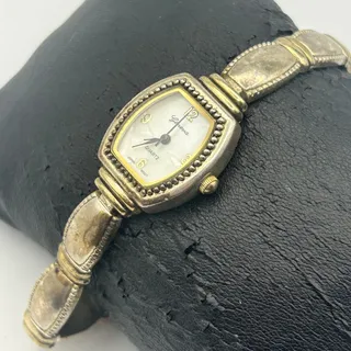 Photo of Vintage Geneva Mother Pearl Dial Women’s Fashion Quartz Watch Working