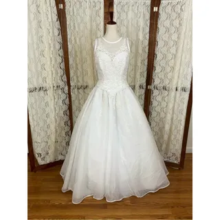 Photo of Gorgeous Vintage 90s Forever Yours Tulle Ballgown Wedding Gown