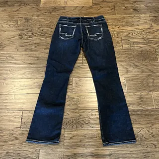 Photo of Silver Jeans Avery Slim Boot High Rise Size 32