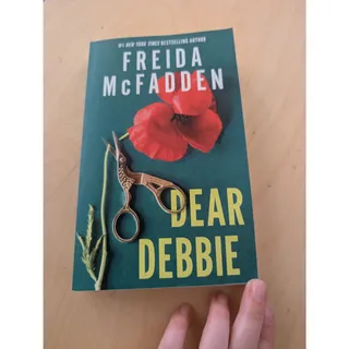 Photo of 🏖Dear Debbie by Freida McFadden 
