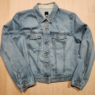 Photo of GAP Denim Jacket Women’s Large Light Wash 100% Cotton Trucker Jean Jacket