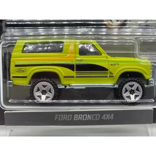 Photo of ot Wheels ’85 Ford Bronco 4x4 Ford Trucks Series Green Walmart Exclusive 4/8