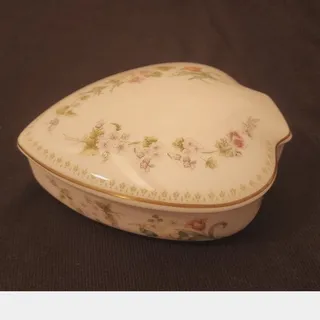Photo of Vintage Wedgwood Mirabelle Fine Bone China Oval Trinket Dish Pin Tray England