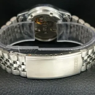 Photo of Vintage 1983 Seiko Automatic Mens Silver Watch W/daydate & Black accents