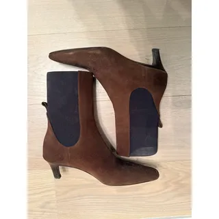 Photo of TOTEME The Mid Heel boots Brown Suede