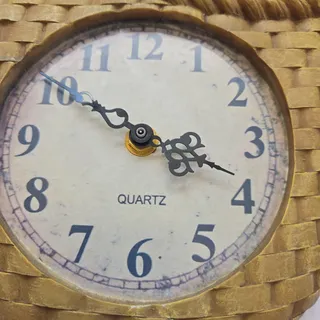 Photo of VTG Resin Apple Basket Shaped Kitchen Quartz Clock ~ Works ~ Battery Powered